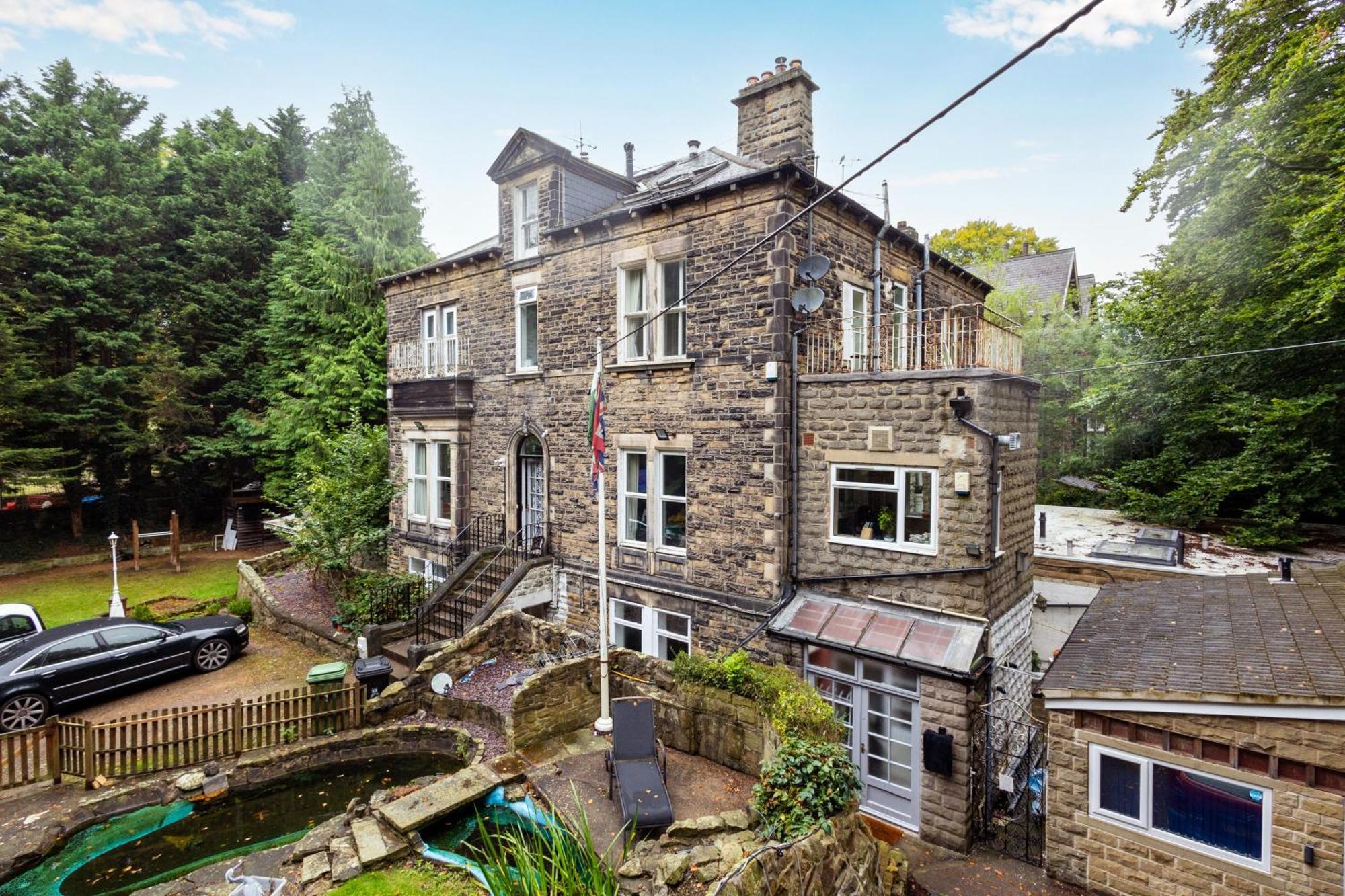 Spacious 3 Bedroom Ground Floor Apartment - 10 Mins From City Centre Leeds  Exterior photo